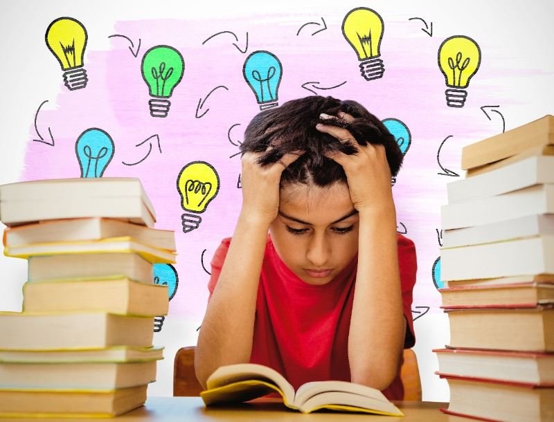 沮喪的孩子在學習中被書籍包圍，燈泡代表想法。透過故事學習英語。